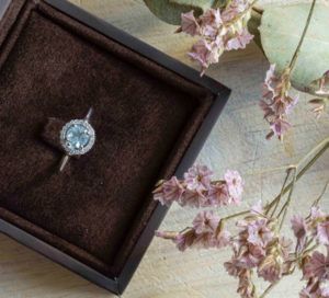 anillo de compromiso
