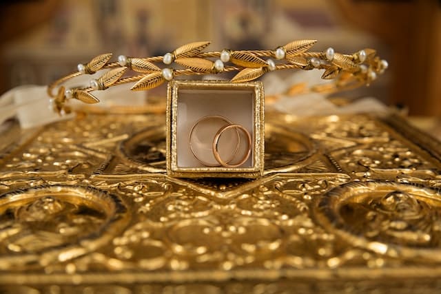 como limpiar joyas de oro