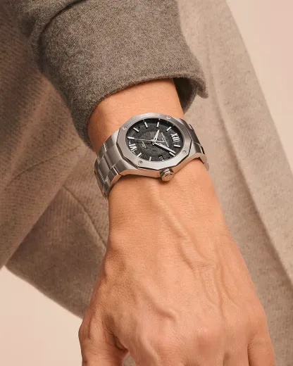 Detalle 8 del Reloj de lujo Baume & Mercier Riviera 10702 Detalle del Reloj de lujo de la marca BAUME & MERCIER modelo RIVIERA 10702, automático (cuerda automática), fabricado en Suiza.